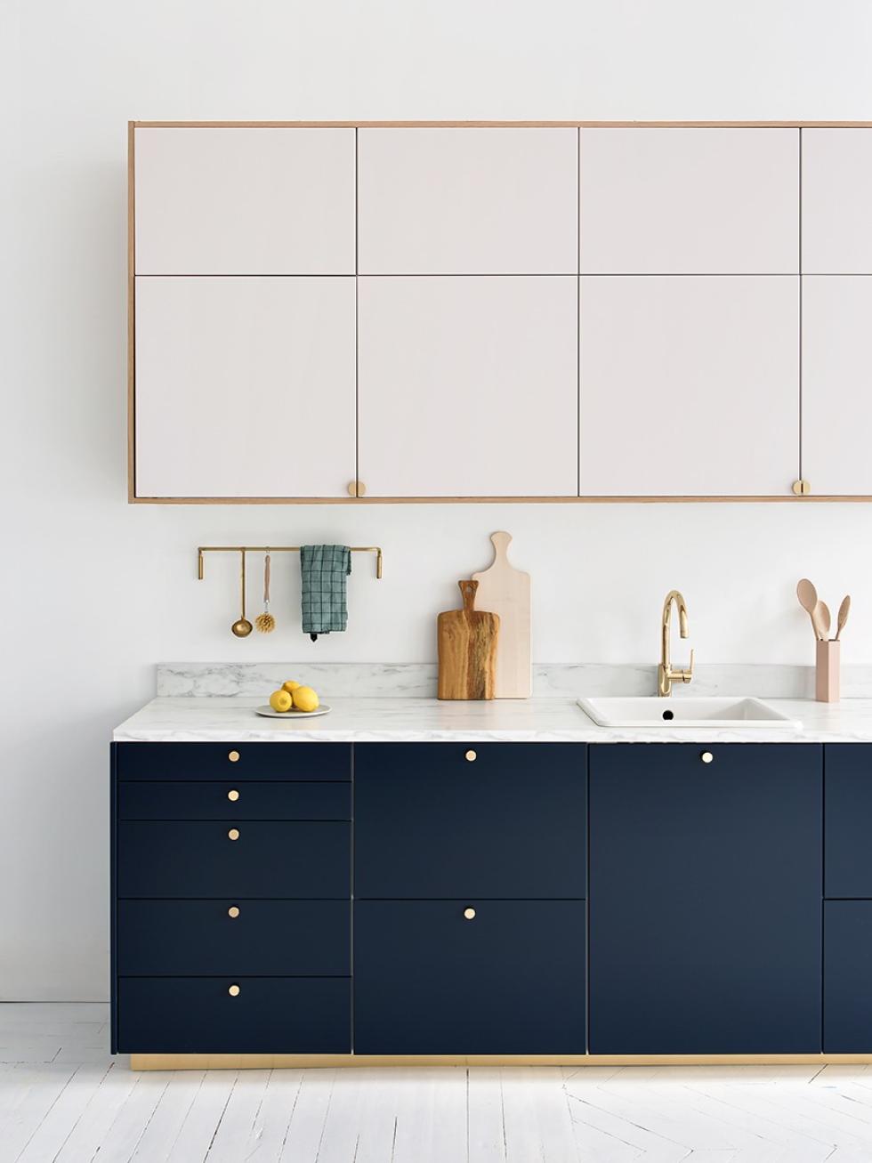 Kitchen in Blue 02 - Bleu nuit & Beige 01 Beige rosé