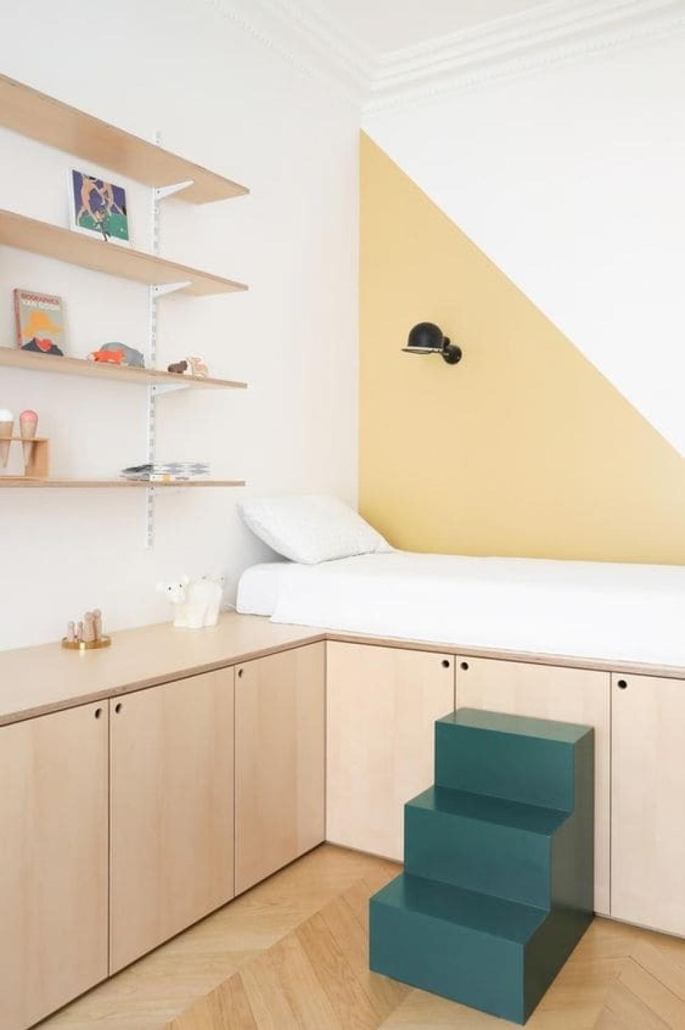 Podium bed birch x yellow paint