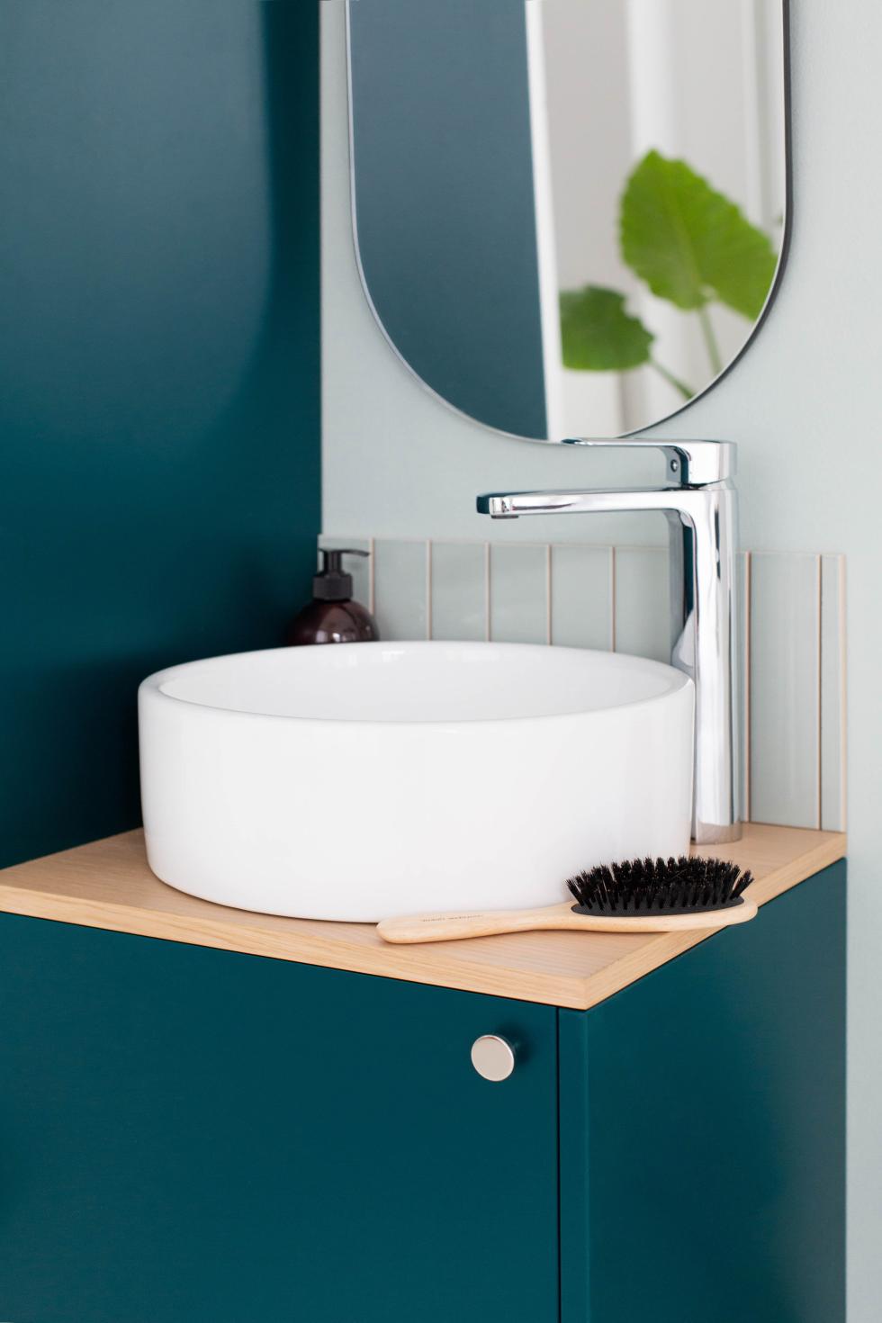 mini vanity unit
