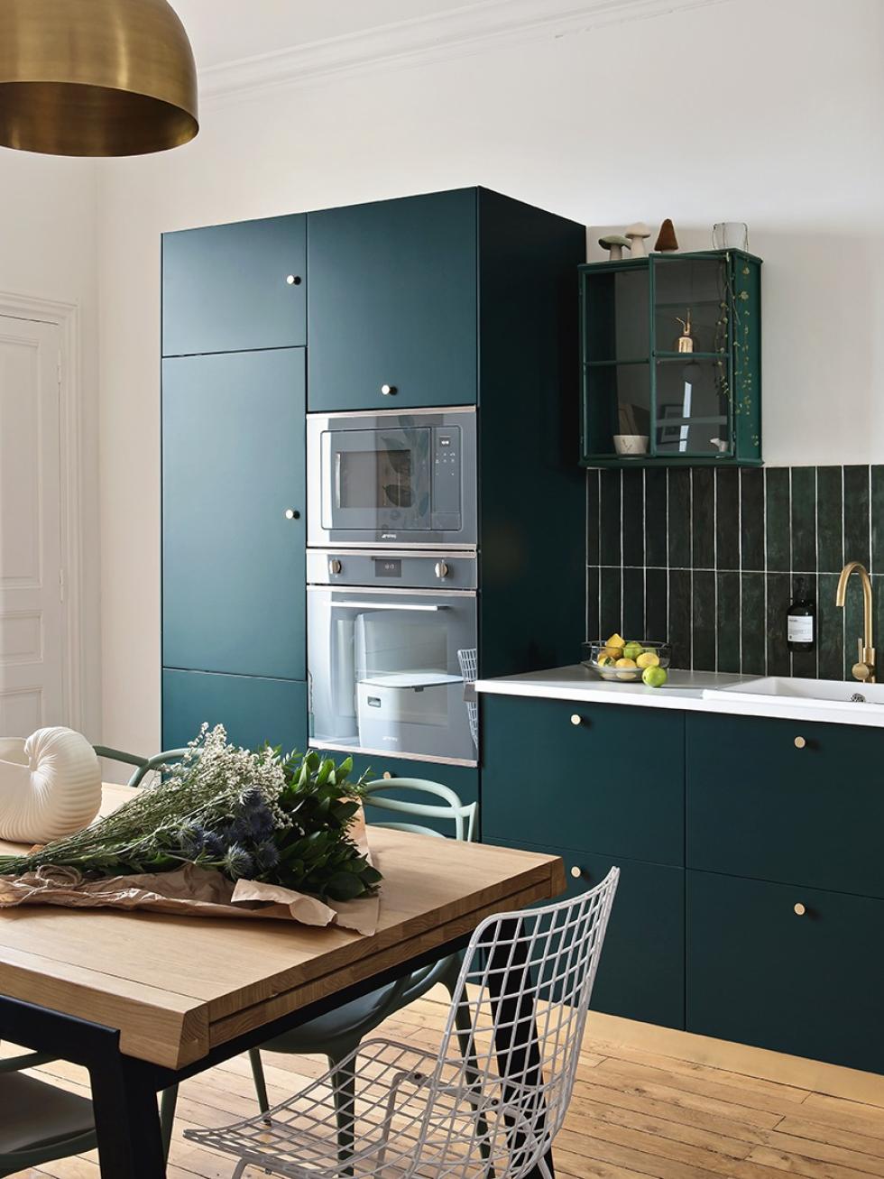 Kitchen in Green 02 - Sombre forest