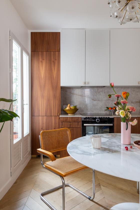 Retro kitchen in walnut