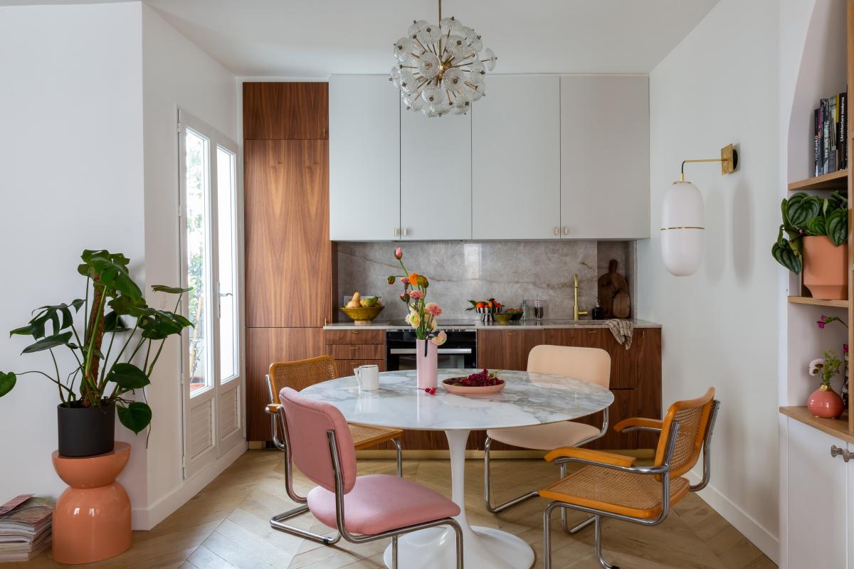 Retro kitchen in walnut