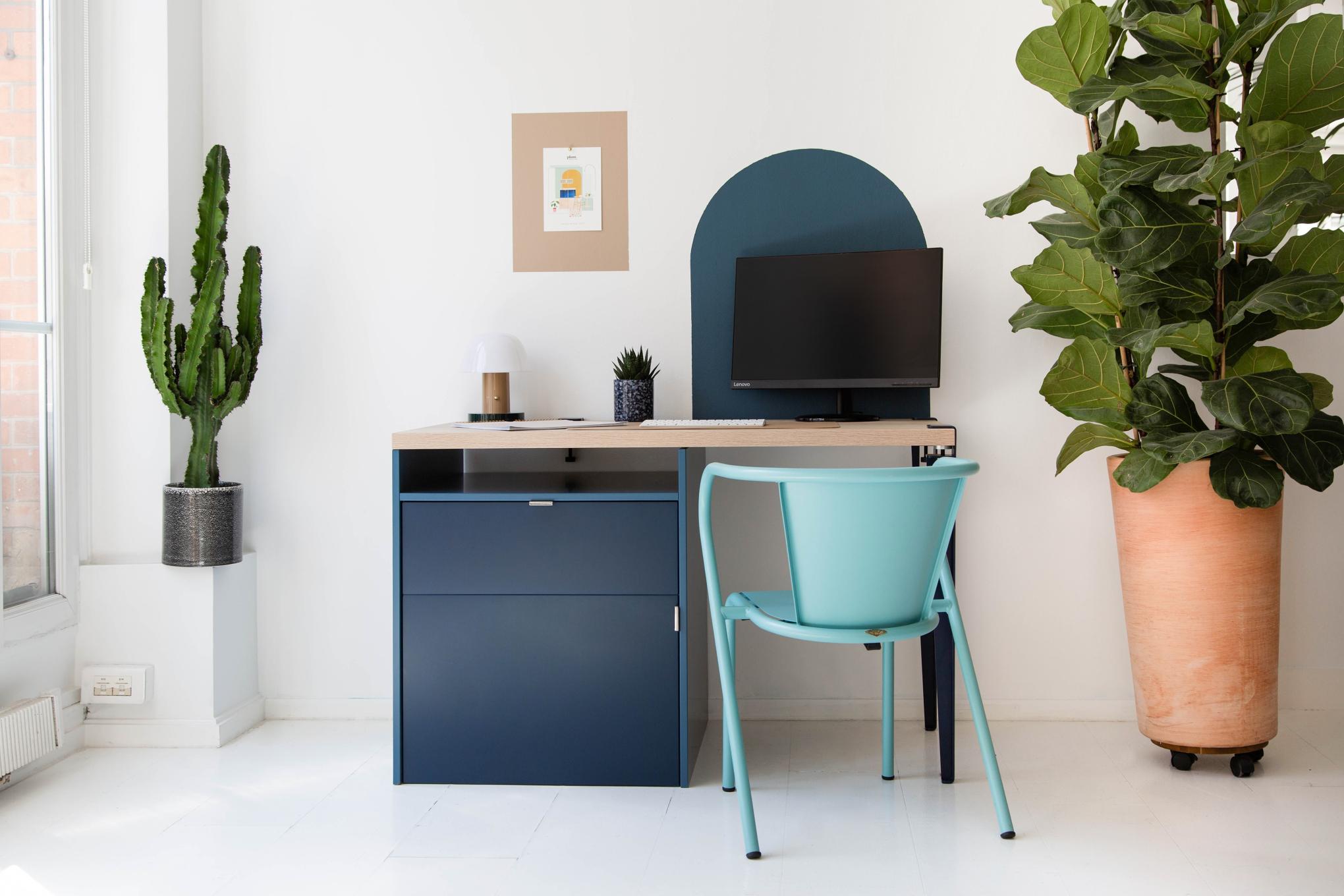 bureau tiptoe